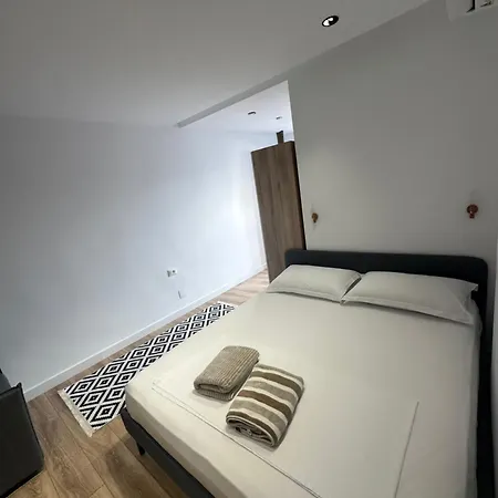 Center Apartment Sarandë