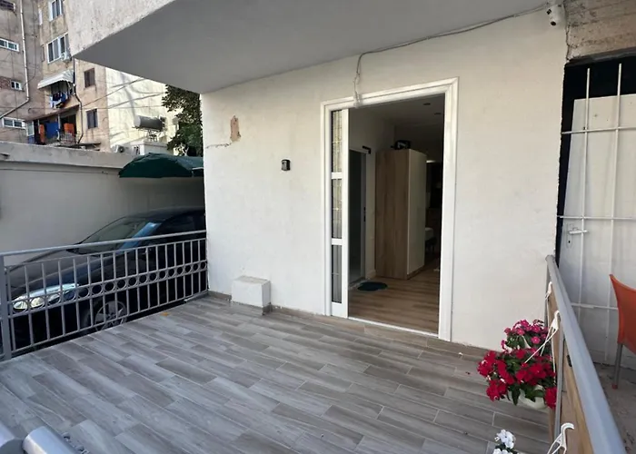 Center * Saranda